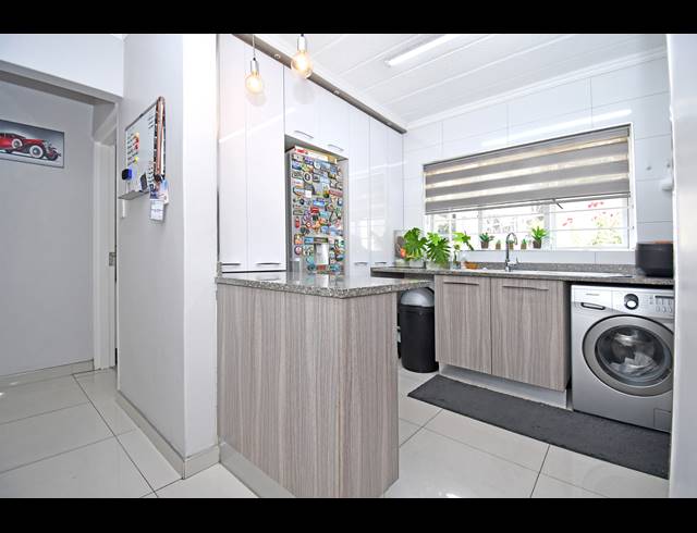 2 BEDROOM APARTMENT FOR SALE IN CRAIGHALL